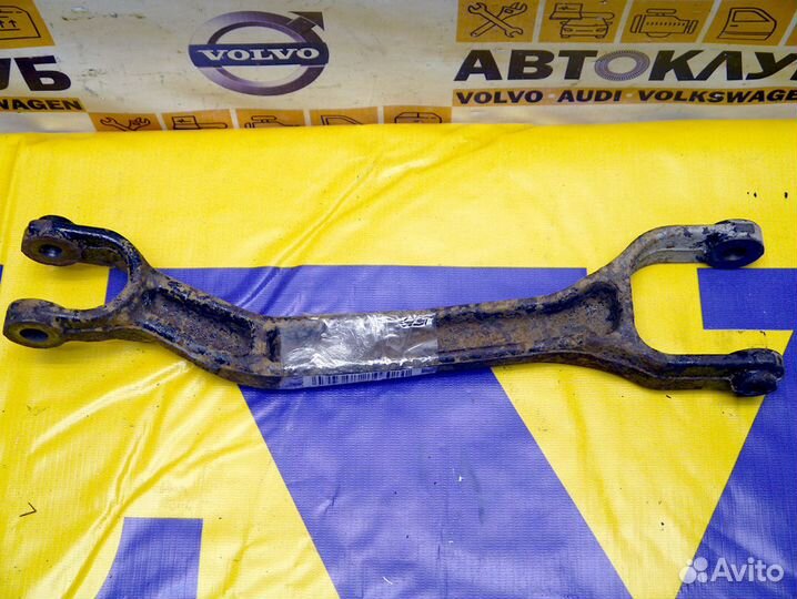 Рычаг продольный правый Вольво XC90 8630785