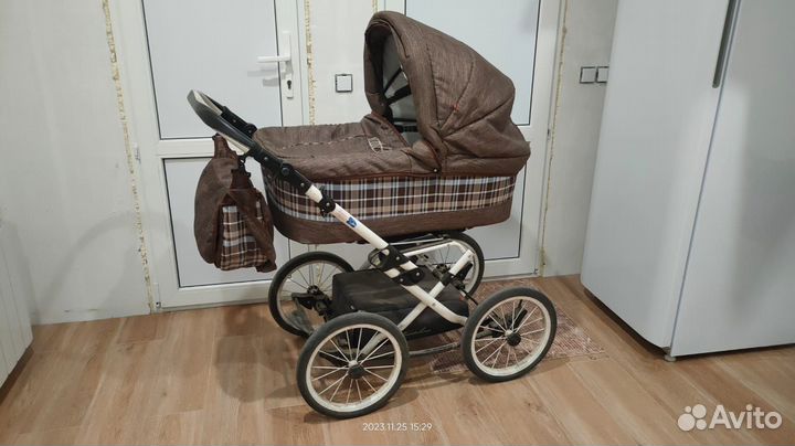 Коляска 3 в 1 с автолюлькой