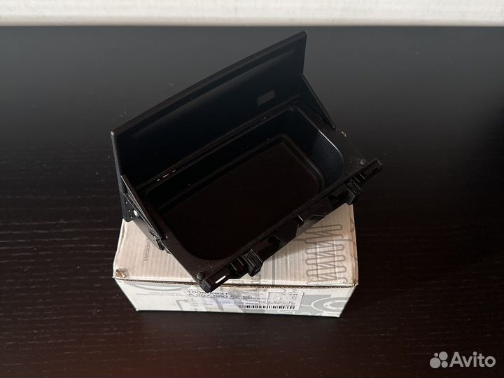 Отсек центральной консоли Mercedes E Coupe (C207)