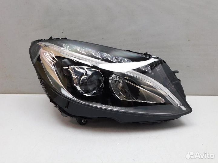Фара правая Mercedes-Benz C-Class