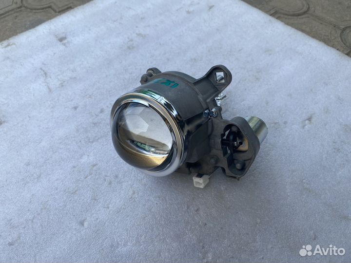 Линза ксенон правая фара Hyundai IX 35 рест