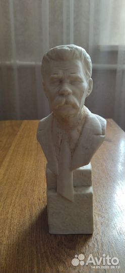 Бюст Горького