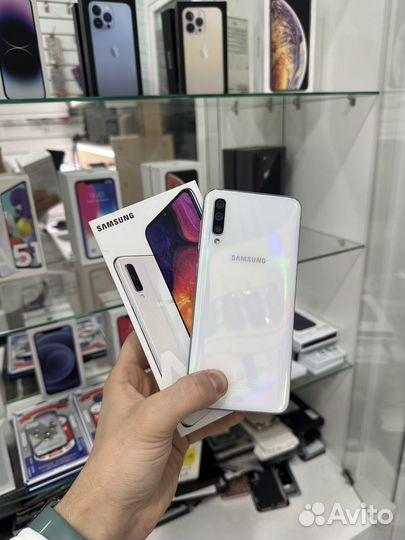 Samsung Galaxy A50, 4/64 ГБ
