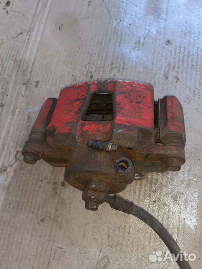 Суппорт передний правый Дэу Нексия