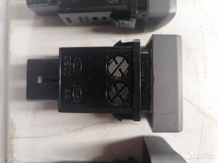 Кнопка (выключатель) Hyundai Accent LC 2006