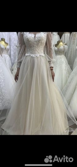 Свадебное платье
