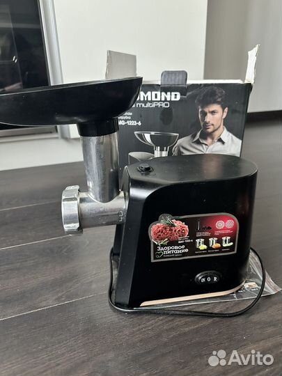 Мясорубка электрическая Redmond RMG 1223-6