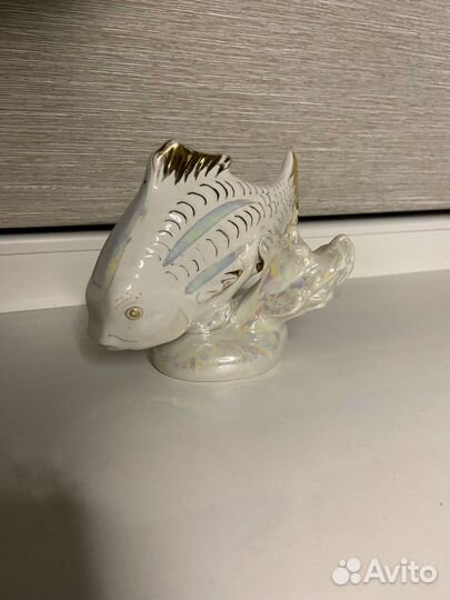 Фарфоровая статуэтка