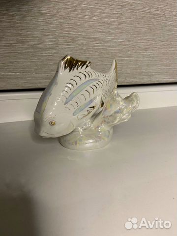 Фарфоровая статуэтка