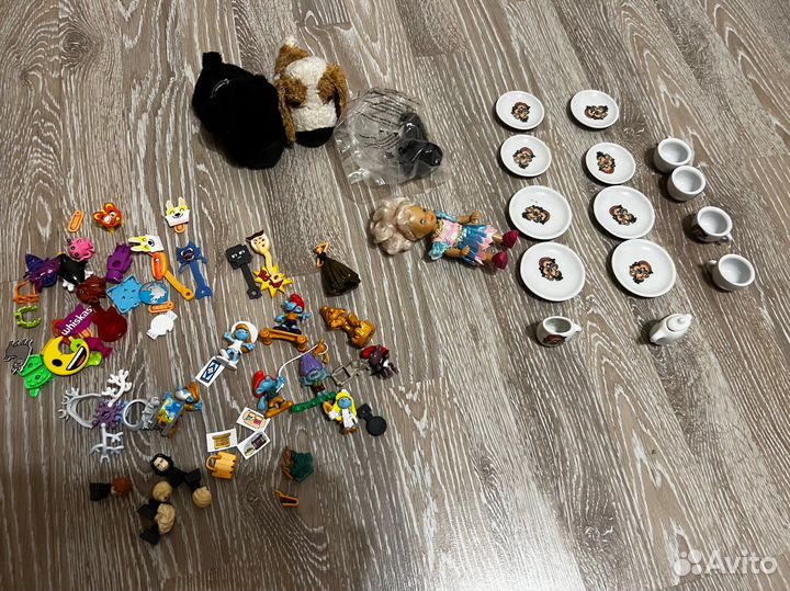 Цена за все. Игрушки, фарфоровый набр,киндеры