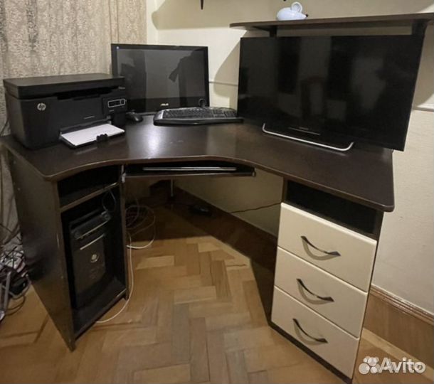 Компьютерный стол