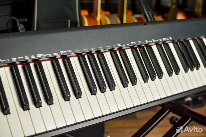 Цифровое пианино Casio + Аксессуары