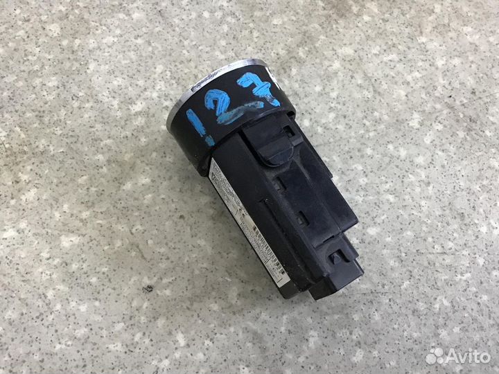 Кнопка запуска двигателя Toyota Highlander II 2007