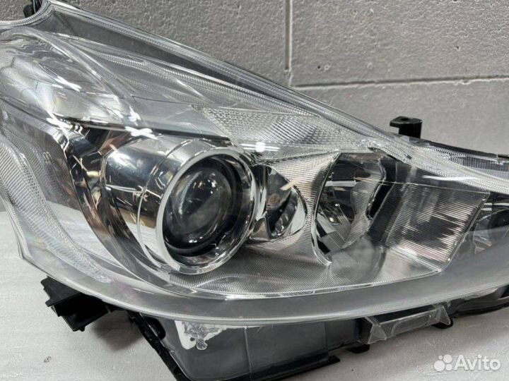 Фара LED передняя Toyota Prius Alpha ZVW40 2zrfxe