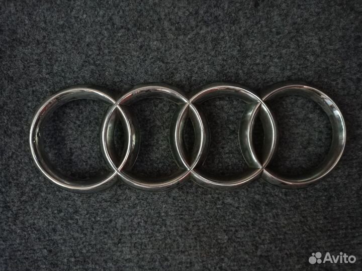 Эмблема Audi передняя на решётку радиатора