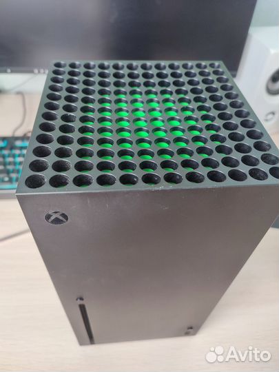 Xbox series x с контроллером