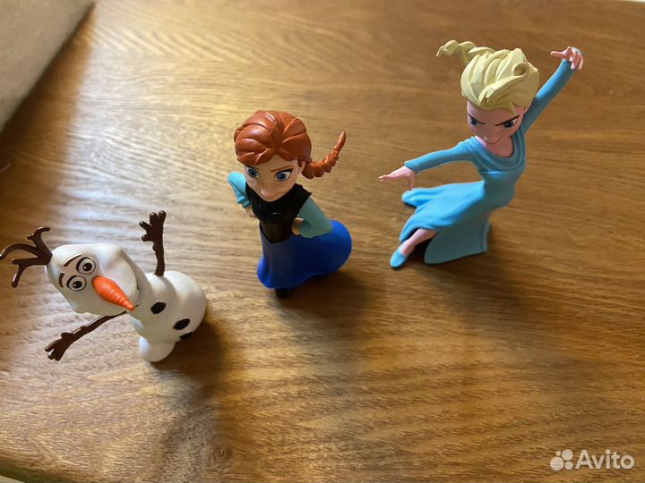 Пакет с игрушками из киндер сюрпризов