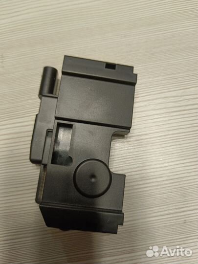 Концевик капота Mercedes-Benz A2048704450