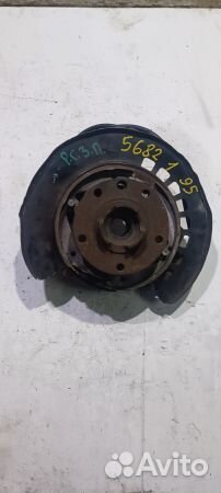 Кулак задний правый