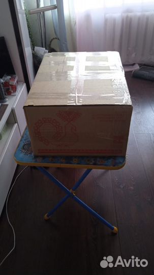 Коробка детских вещей