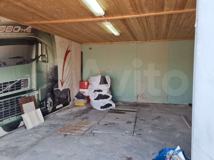 Гараж, > 30 м²