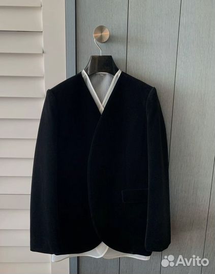 Бархатный пиджак the row