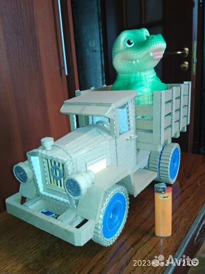 Паровоз из твердого картона