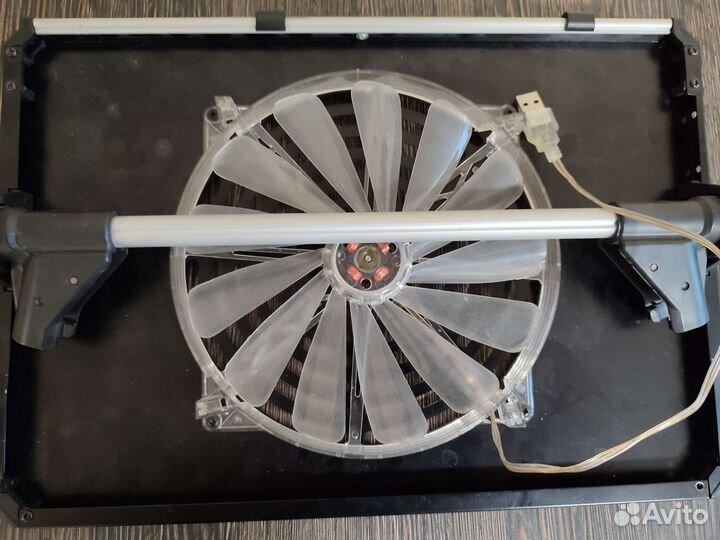 Подставка под ноутбук с вентилятором