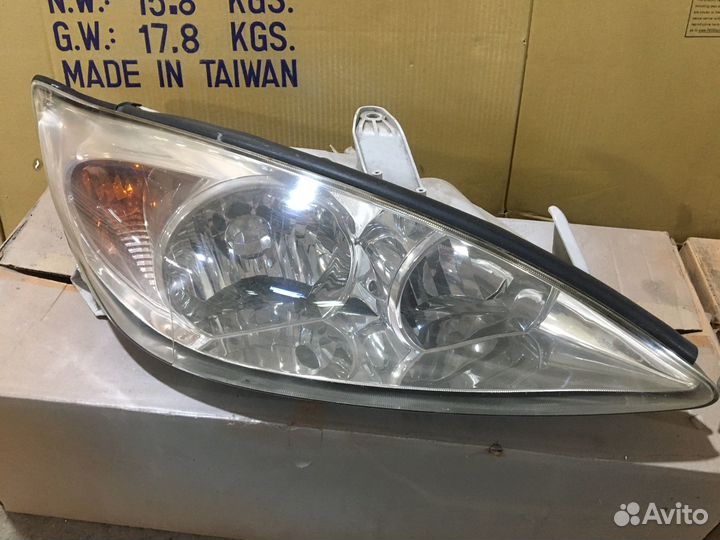 Фары передние Toyota Camry 30