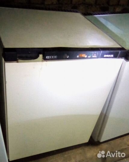 Невысокая морозильная камера-Гиочел