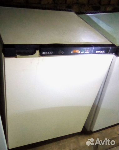 Невысокая морозильная камера-Гиочел