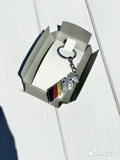 Брелок BMW со стразами