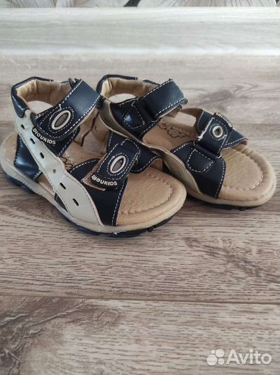Сандали новые