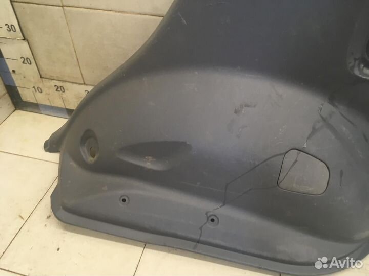 Обшивка багажника RAV 4 2000-2005