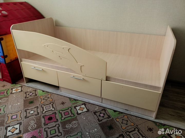 Детская кровать Дельфин 180 на 80 с бортиком