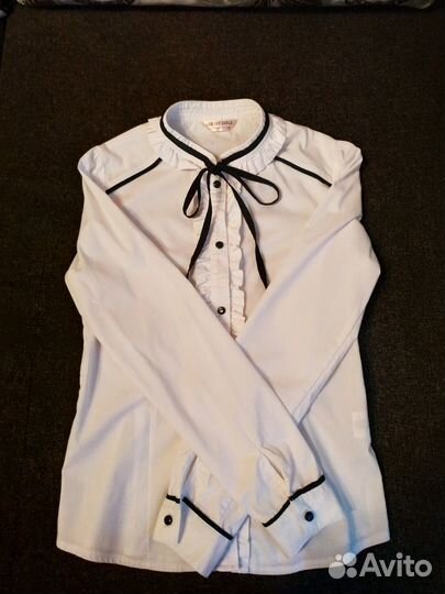 Продам блузку для девочки 12-14лет