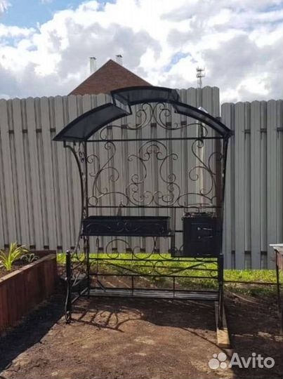 Мангал с крышей