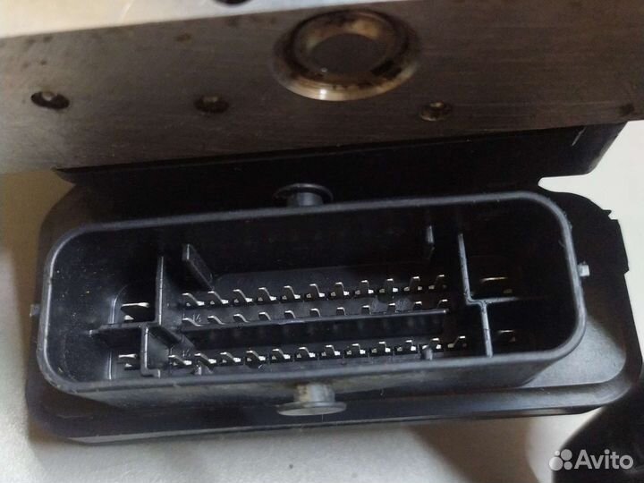 Блок абс suzuki swift 2011-2017 56100-70LA1