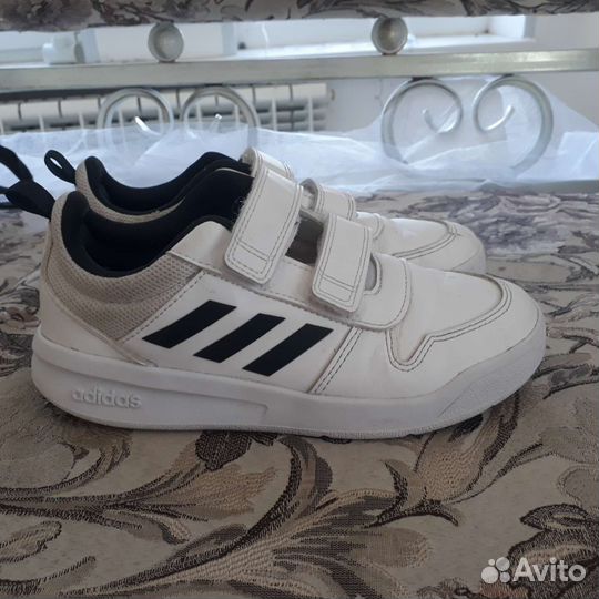 Белые кроссы