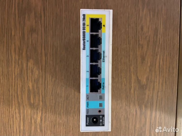 Маршрутизатор (роутер) rb750upr2 Mikrotik
