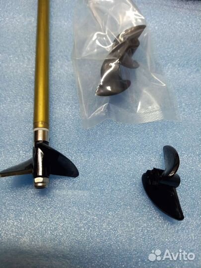 Винт/лопасть и втулка для катера