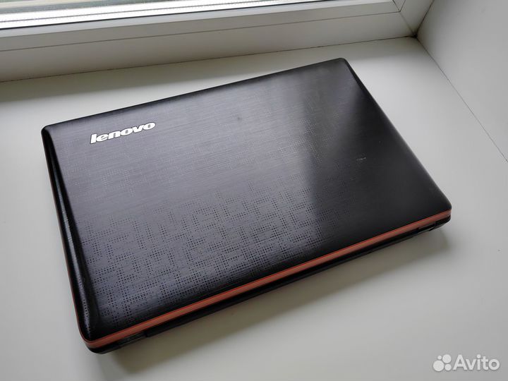 Lenovo / i5-2540M / GT 555M /SSD + HDD