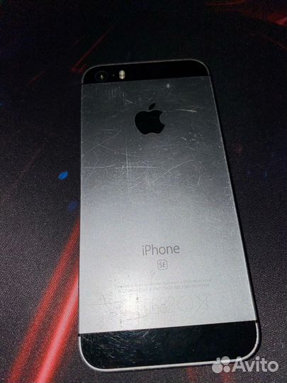 iPhone SE, 32 ГБ