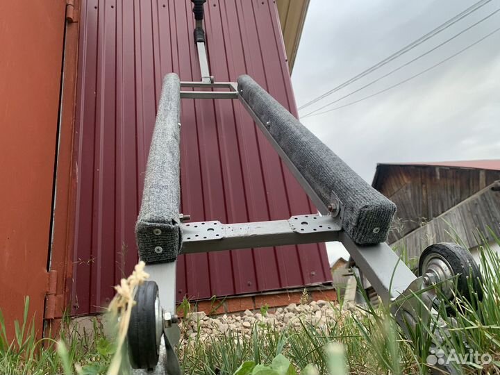 Салазки под гидроцикл