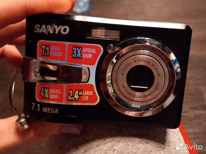 Компактный фотоаппарат sanyo