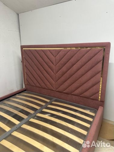 Кровать двуспальная 160x200