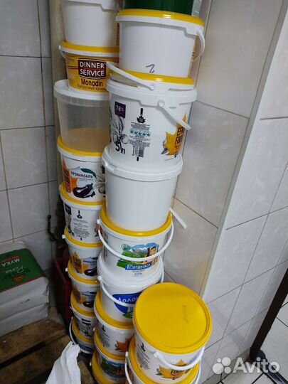 Ведро пластиковое с крышкой 5 л 35 рбл