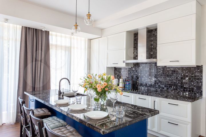 3-к. квартира, 110 м², 6/10 эт.