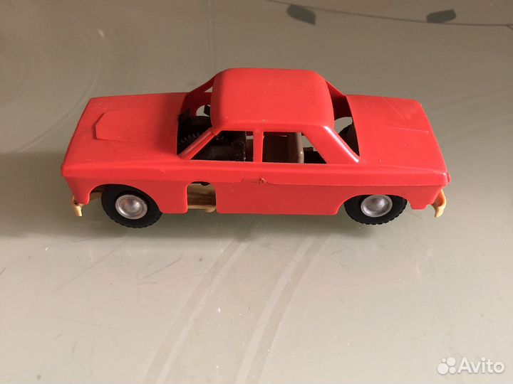 Инерционная машинка СССР на ключе