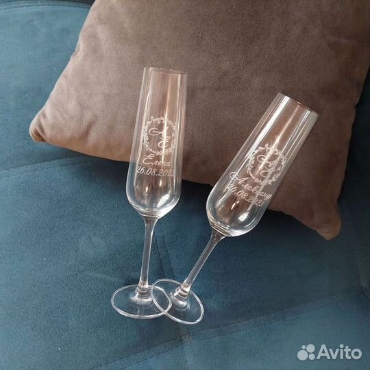Свадебные бокалы - подарочный набор с гравировкой